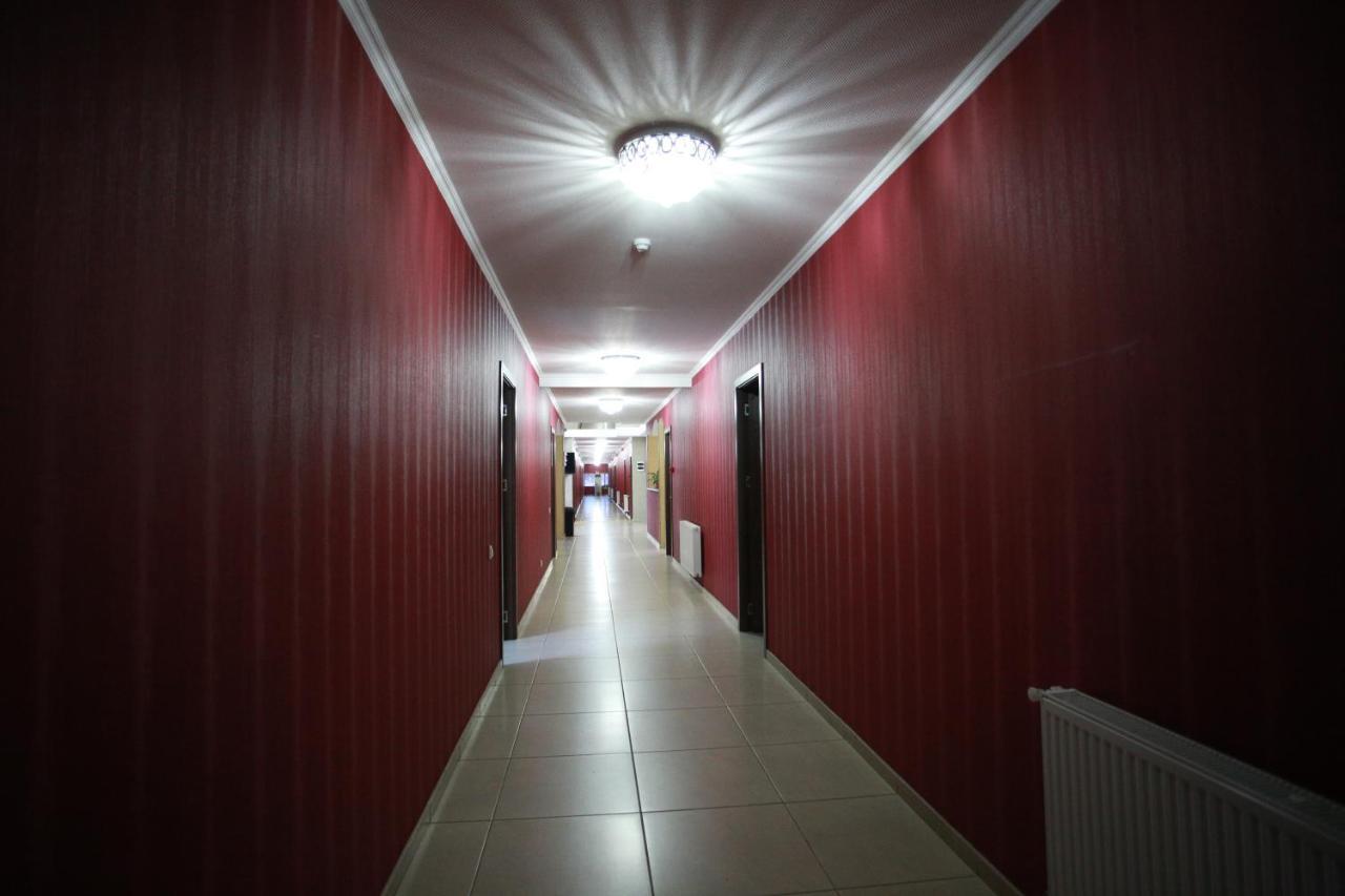 Hotel Okriba ティビリシ エクステリア 写真