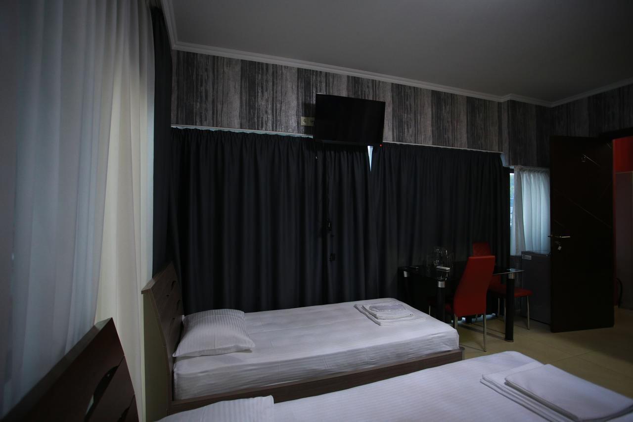 Hotel Okriba ティビリシ エクステリア 写真