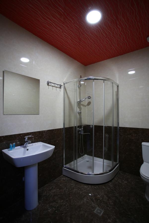 Hotel Okriba ティビリシ エクステリア 写真